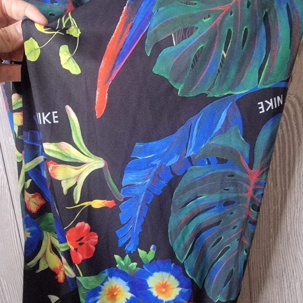 Womens Nike Leggings - Picture 4 of 5